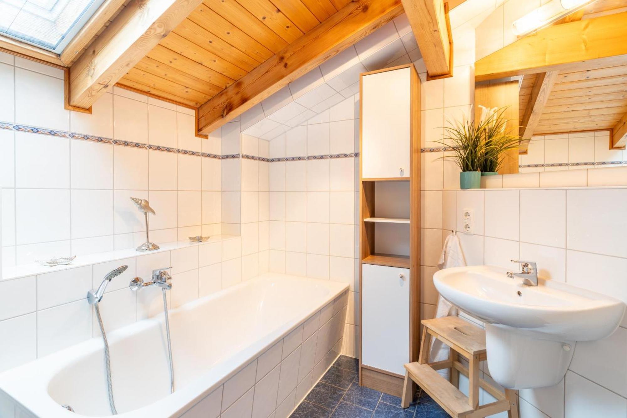 Schoene Fewo Mit Badewanne, Geschuetzter Dachterrasse Und Wlan Villa Heringsdorf  Kültér fotó