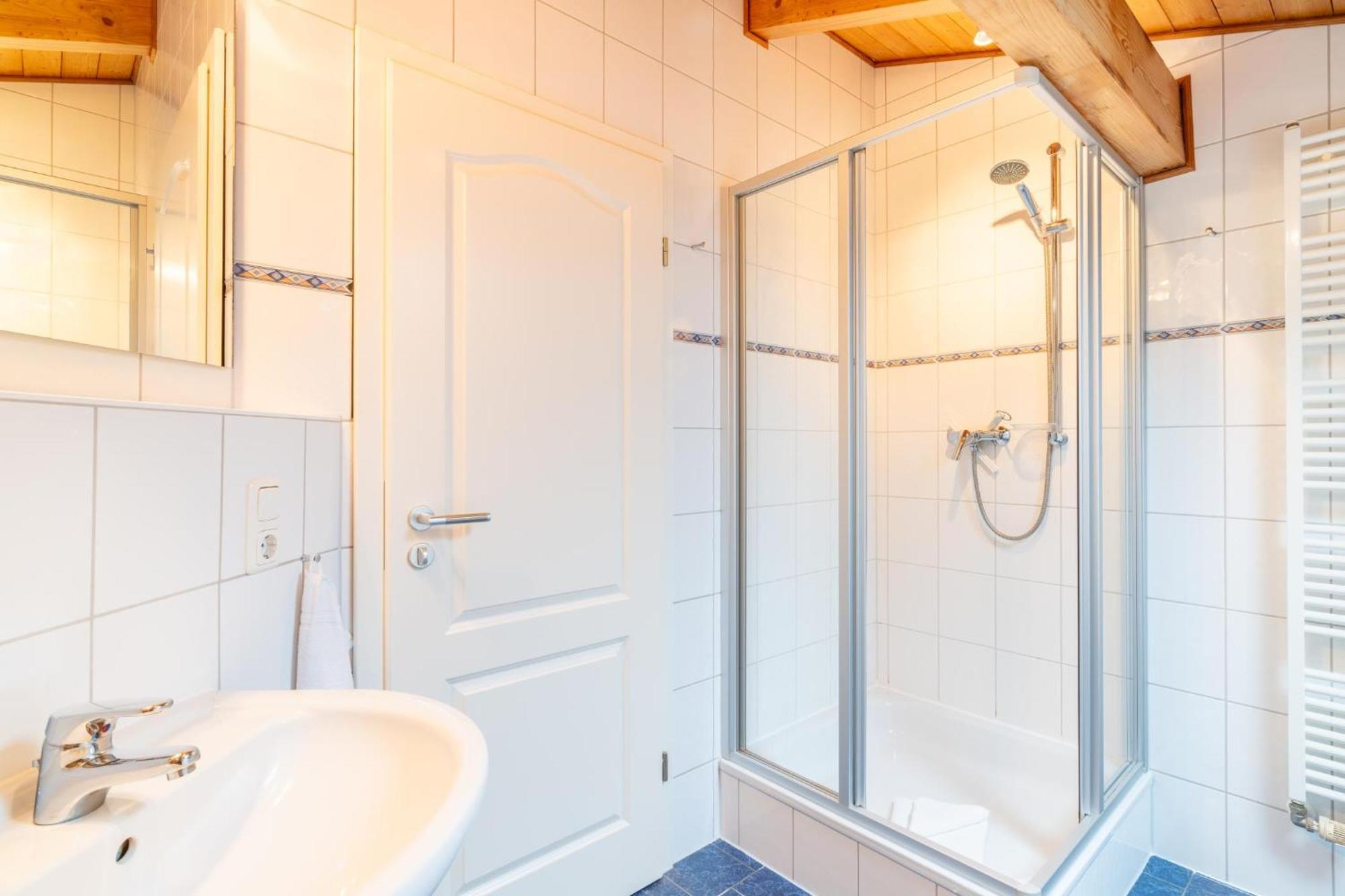 Schoene Fewo Mit Badewanne, Geschuetzter Dachterrasse Und Wlan Villa Heringsdorf  Kültér fotó